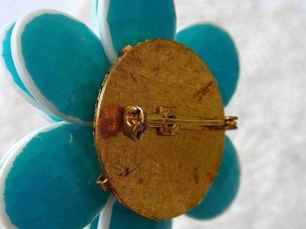 フラワーモチーフ・ターコイズブルー色のデッドストック・ヴィンテージ・ブローチ/アクセサリー USA