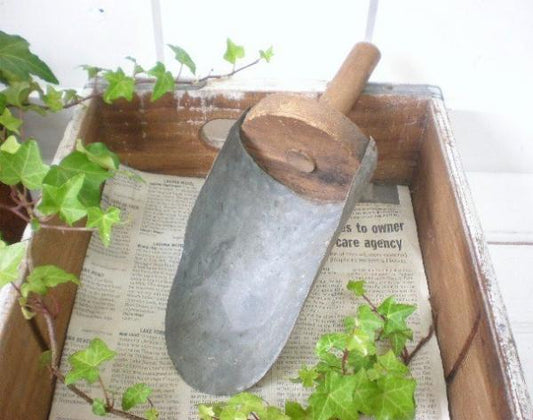 ブリキ製×木製・アンティーク・スコップ/スクープ/ガーデンツール USA