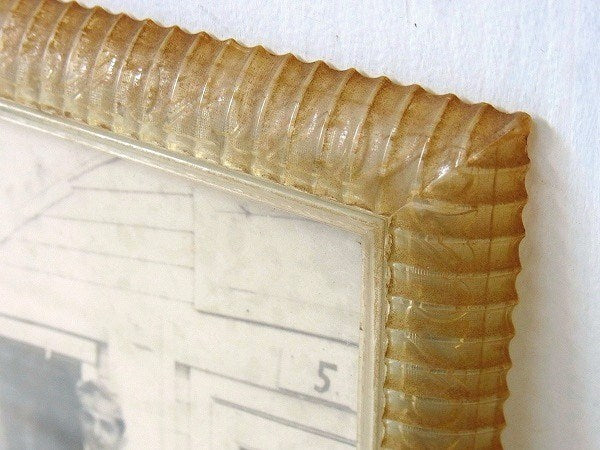 モノクロ写真入り・プラスティック製・アンティーク・OLDフォトフレーム/額縁/写真立て USA