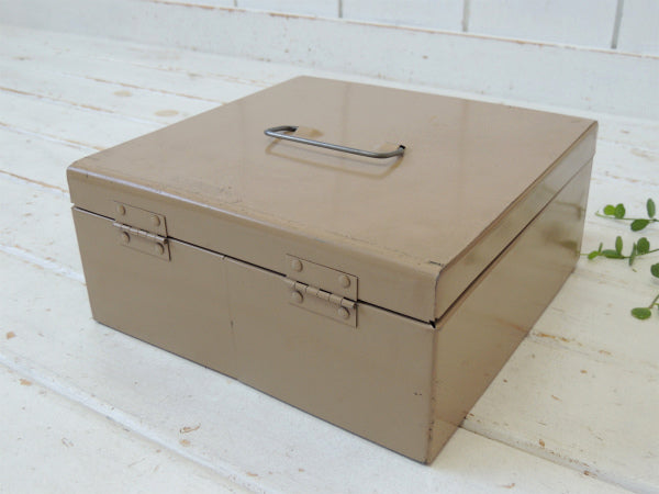 インダストリアル・工業系 ベージュ・ビンテージ・ファイルケース・書類ケース・金庫・ステーショナリー