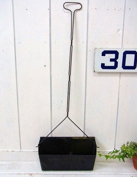 アドバタイジング・ロングハンドル・ティン製・アンティーク・ダストパン/ちりとり USA