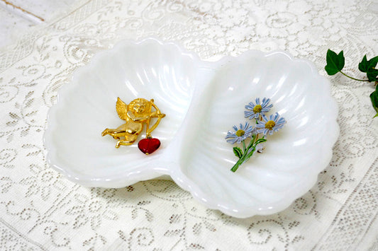 AVON エイボン ミルクガラス製 シェル型 ヴィンテージ ソープディッシュ ジュエリートレイ 皿