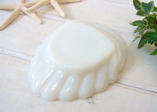 シェル型・ミルクガラス製・アンティーク・ソープディッシュ/石鹸置き USA