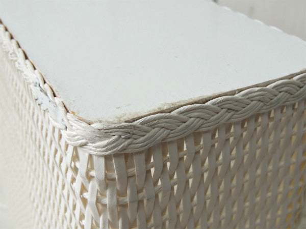 アメリカ製・ナチュラルな白色・2段式・ヴィンテージ・ウィッカーシェルフ/飾り棚/家具