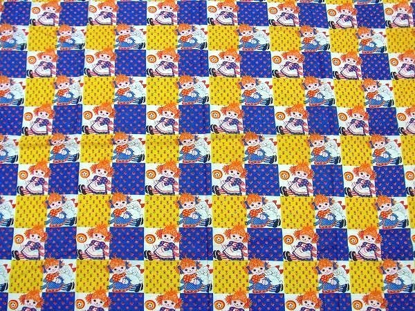 女の子&犬&イチゴ&小花のパッチワーク柄・ヴィンテージ・ファブリック/生地 USA