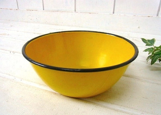 イエローのアンティーク・ホーローボウル・USA