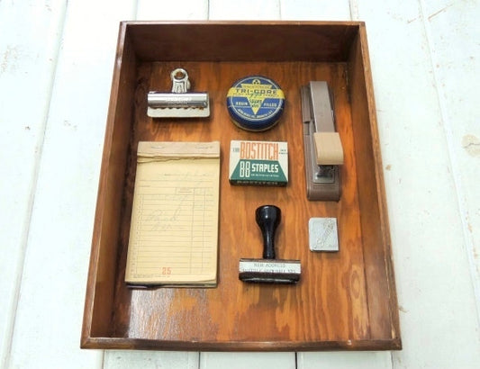 ノスタルジックな木製・アンティーク・書類ラック/デスクトレイ/書類トレイ USA