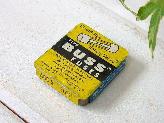 【BUSS FUSES】ガラス管ヒューズ入り・小さなヴィンテージ・ヒューズケース USA