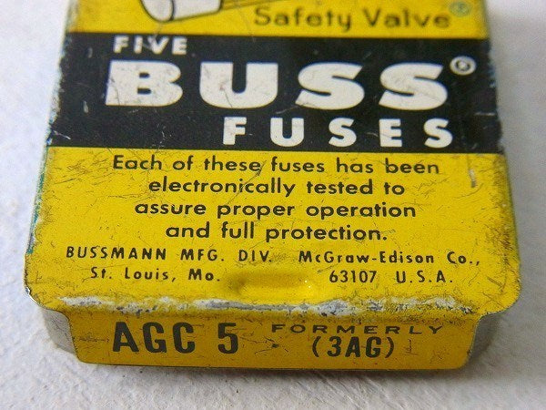 【BUSS FUSES】ガラス管ヒューズ入り・小さなヴィンテージ・ヒューズケース USA