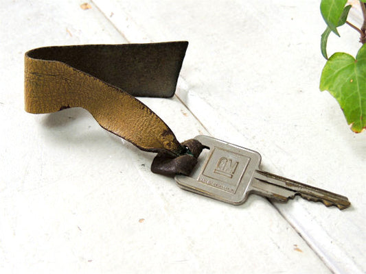 【GM/ゼネラルモーターズ】鍵・ アメリカ・ビンテージ・自動車キー・アメ車・キーホルダー・レザー付き