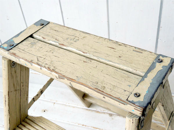 【アイボリー・ペンキ】古い木製・シャビー・アンティーク・ステップラダー・脚立・ガーデニング USA