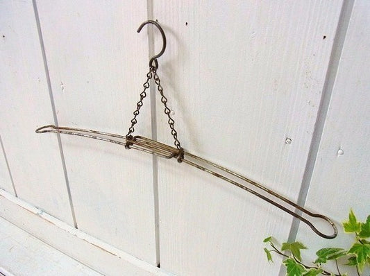 シャビーなアイアン製・伸縮式・アンティーク・ハンガー USA