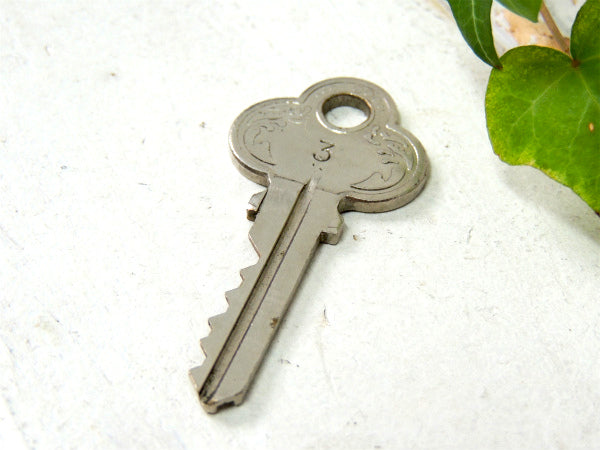 【装飾デザイン・USA】古鍵・3/A54435 3・ナンバー付き・ヴィンテージ・キー・鍵