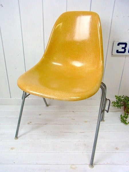【ハーマンミラー】イームズ・ヴィンテージ・シェルサイドチェア・FRP・クリームイエロー USA