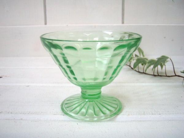 素敵な氷コップ】アンティーク・グリーン硝子・ウランガラス