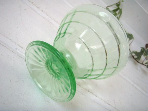 【素敵な氷コップ】アンティーク・グリーン硝子・ウランガラス・シャーベットグラス・キッチン雑貨
