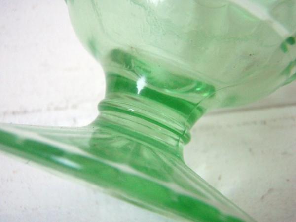 【素敵な氷コップ】アンティーク・グリーン硝子・ウランガラス・シャーベットグラス・キッチン雑貨