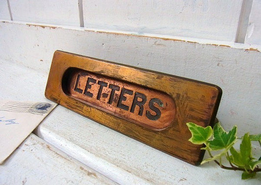 LETTERS アイアン製・埋め込み式・アンティーク・レターポスト レタースロット 郵便受け USA