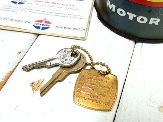 【1954年・CHEVROLET】シボレー・アメ車・50周年記念・ヴィンテージ・キーホルダー・鍵2本