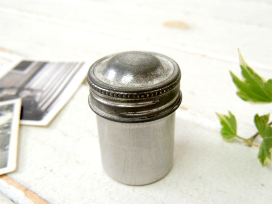 【オールド・カメラ用】③小さなヴィンテージ・アルミ製・フィルムケース/USA/容器/収納