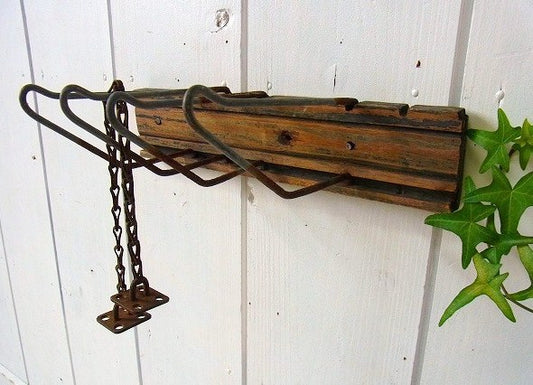 シャビーなヴィンテージ・4連・ウォールフック/壁掛けフック USA