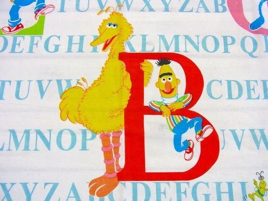 【セサミストリート】アルファベット柄・ヴィンテージ・ユーズドシーツ(フラットタイプ)