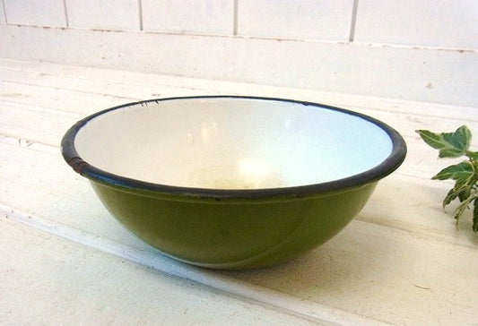 オリーブグリーン色・小さなアンティーク・ホーローボウル USA