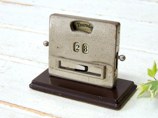 ドイツ製・シルバートーン×ブラウンカラー・機械式・アンティーク・卓上・デスクカレンダー