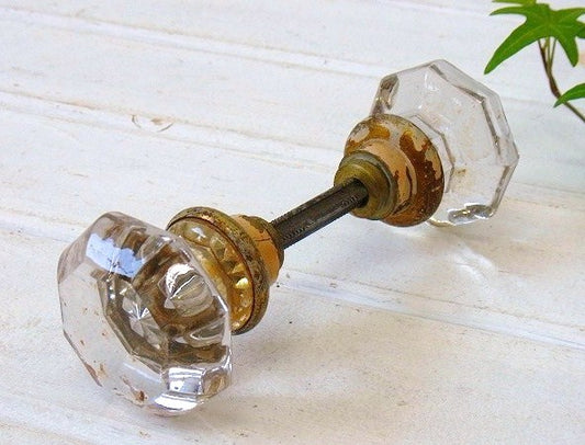 8角形のガラス製×真鍮製・アンティーク・ドアノブ USA