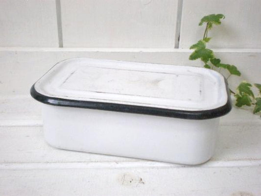 白いアンティーク・ホーロー容器