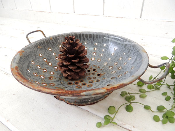 【ジャンク&シャビー】ホーロー製・脚付き・アンティーク・コランダー・水切りボウル・USA