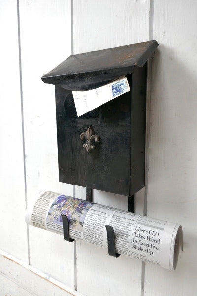 紋章&新聞受け付き・縦型 ブリキ製 ヴィンテージ メールボックス 郵便受け ポスト USA