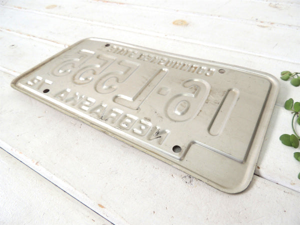 【USA・ネブラスカ州・レッド・1972】ヴィンテージ・ナンバープレート・アメ車