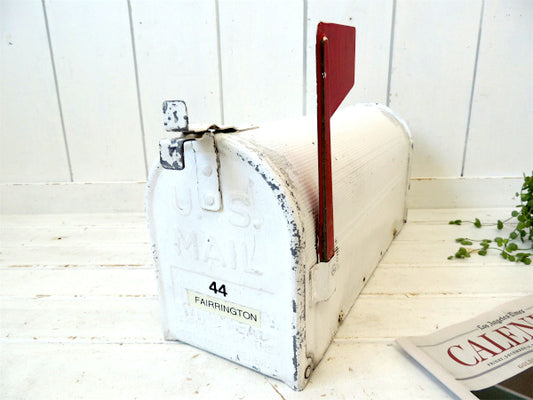 【U.S MAIL・44】USA・白色のブリキ製・ヴィンテージ・メールボックス/ポスト/郵便受け