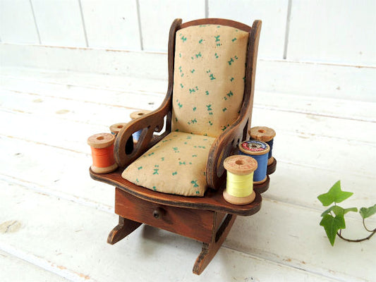 ロッキングチェア・木製・ピンクッション付き・アンティーク・スプールホルダー 糸巻きホルダー USA