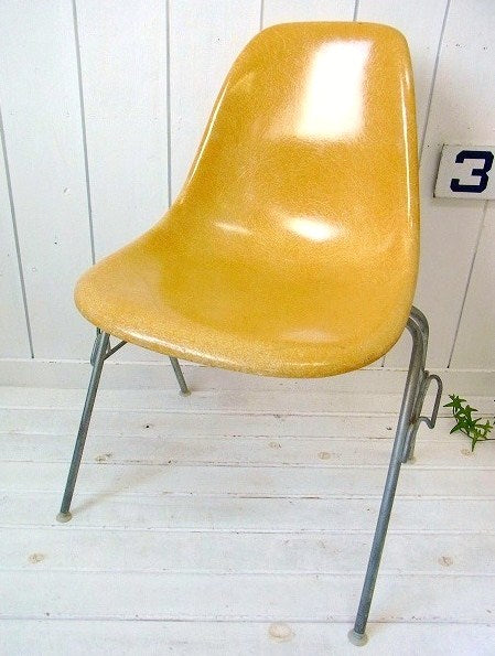 【ハーマンミラー】イームズ・ヴィンテージ・シェルサイドチェア・FRP・クリームイエロー USA