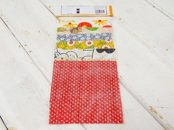 USA!カラフルポップ・ヴィンテージ・ファブリック・10cm角はぎれ・7枚セット/生地 USA