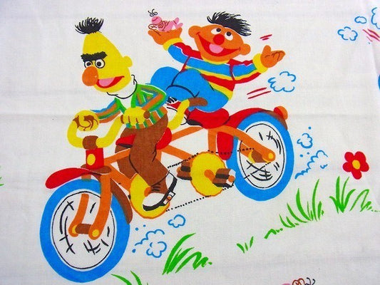 【セサミストリート】乗り物柄・ヴィンテージ・ユーズドシーツ(フラットタイプ) USA