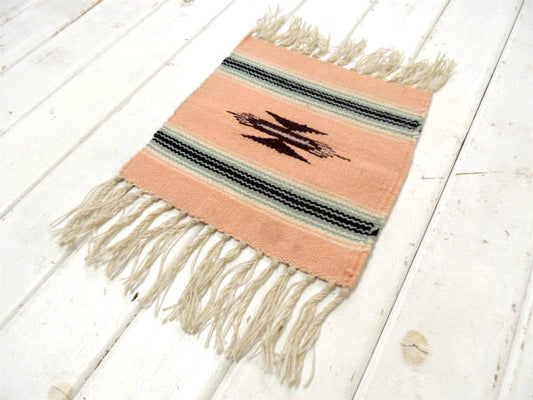 【ベビーピンク色・チマヨ柄】ヴィンテージ・ラグ・卓上アクセサリーマット・USA