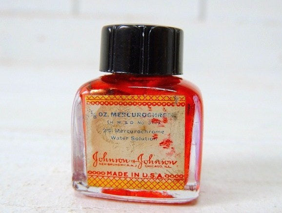 【ジョンソン&ジョンソンの小さなヴィンテージ・薬瓶】メディスンボトル/ガラスボトル USA