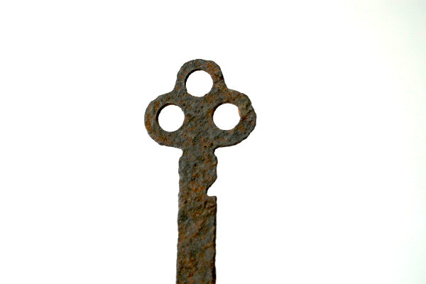 三つ穴 古鍵 KEY アンティーク 鍵 アメリカンビンテージ キー USA キーホルダー