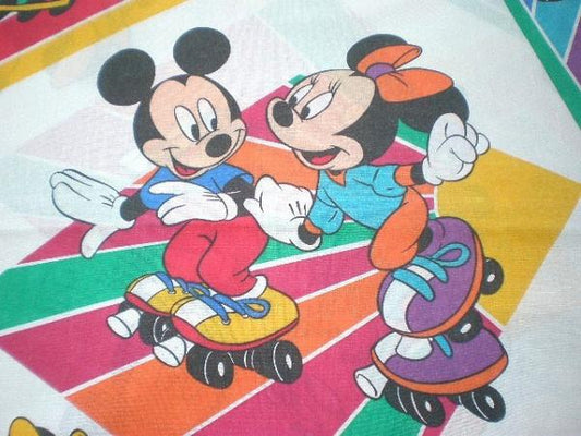 【ミッキー&ミニー】ディズニー・ローラースケート柄・ユーズドシーツ(1/2)USA