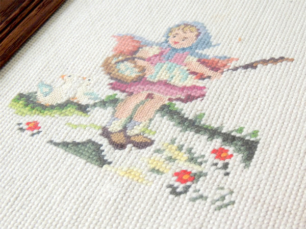 US 少女とアヒル 木製フレーム・アンティーク・刺繍フレーム・サンプラー・ウォールデコ