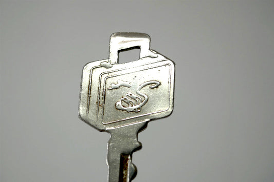 Skyway luggage トランク&スーツケースメーカー・ヴィンテージ・Key・キー・鍵・USA