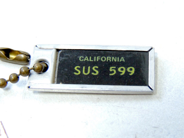 SUS 599・カリフォルニア 黒 ナンバープレート型 ヴィンテージ・キーホルダー+FUEL 鍵