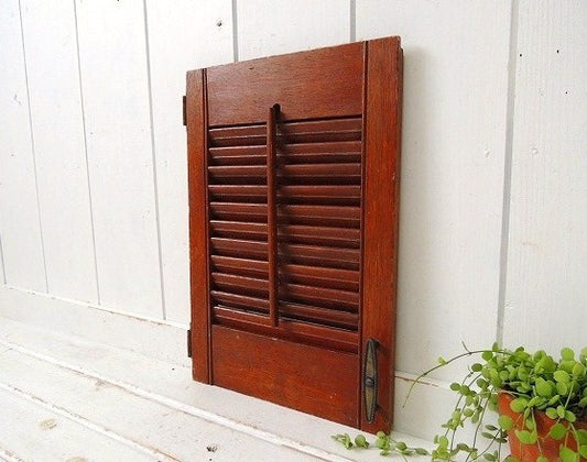 ノスタルジックな取っ手付き・木製・アンティーク・ルーバー/ヴォレー/ウッドシャッター/建具 USA