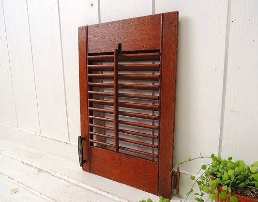 取っ手付きの小さなアンティーク・木製ルーバー/ヴォレー/ウッドシャッター/建具 USA