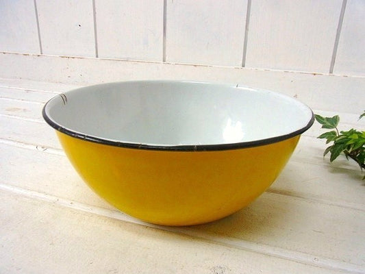 イエローのアンティーク・ホーローボウル USA