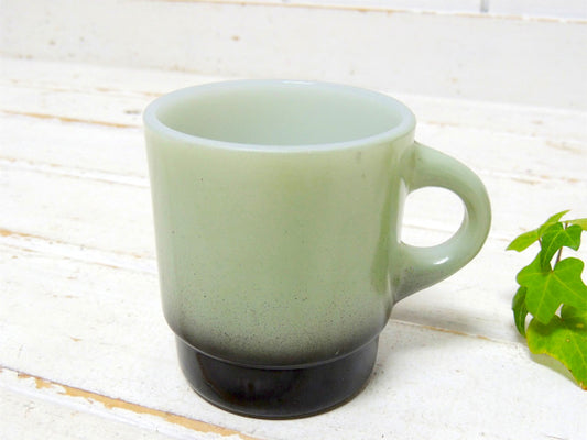 【FireKing】ファイヤーキング・灰×黒・スタッキング・マグカップ・Cハンドル・食器 USA