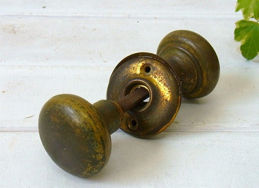 真鍮製・アンティーク・ドアノブ USA